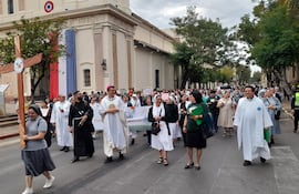 Las religiosas y los religiosos peregrinaron ayer y luego participaron de una misa en la Catedral.