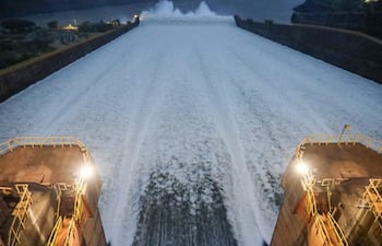La Central Hidroeléctrica reabrió sus compuertas en la madrugada de este domingo.