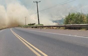 Hoy se reportó un incendio de gran magnitud en el kilómetro 75 de ruta PY03 de Arroyos y Esteros.