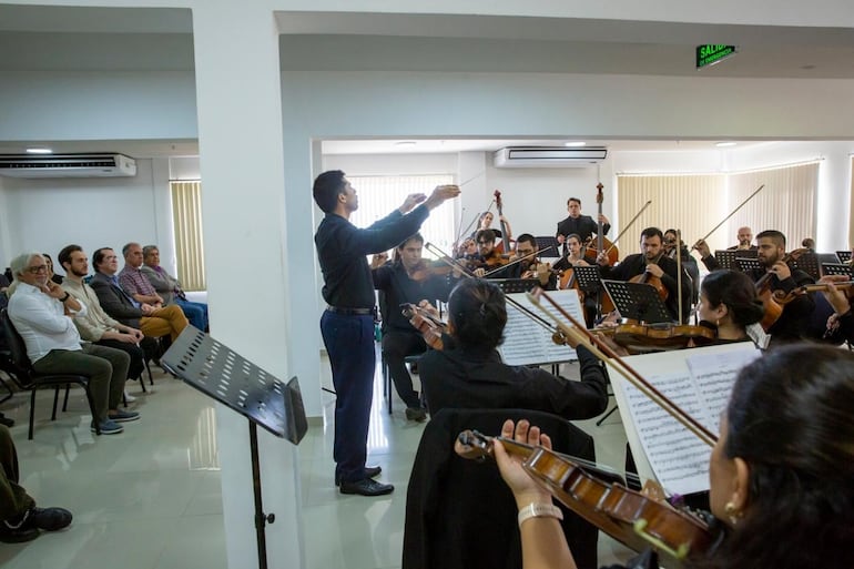 Un momento del taller gratuito de ópera organizado por El Cabildo.