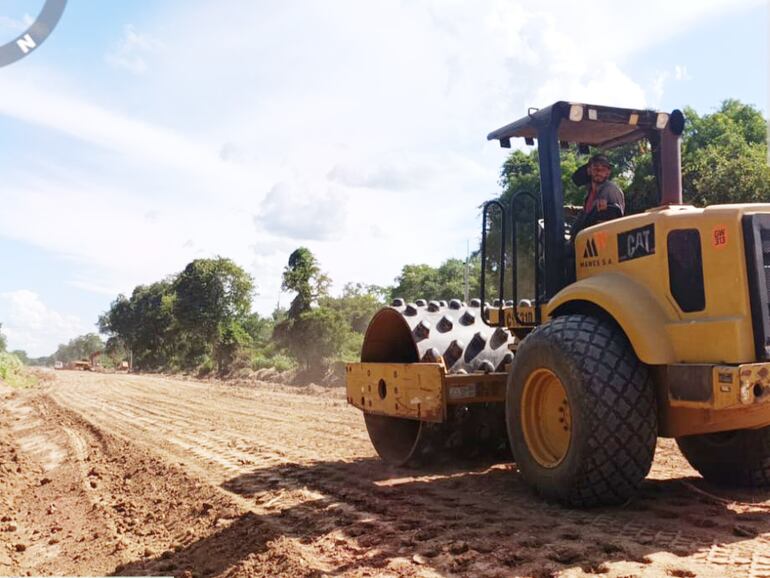 En corto tiempo de trabajos de la empresa Mawes S.A., ya se puede observar las mejoras del camino en la zona.