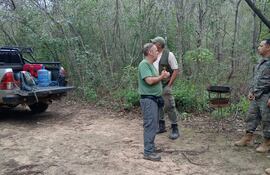 Participantes del operativo de búsqueda de Wenceslao Benoit (77), desaparecido en el parque nacional "Defensores del Chaco", en Alto Paraguay.