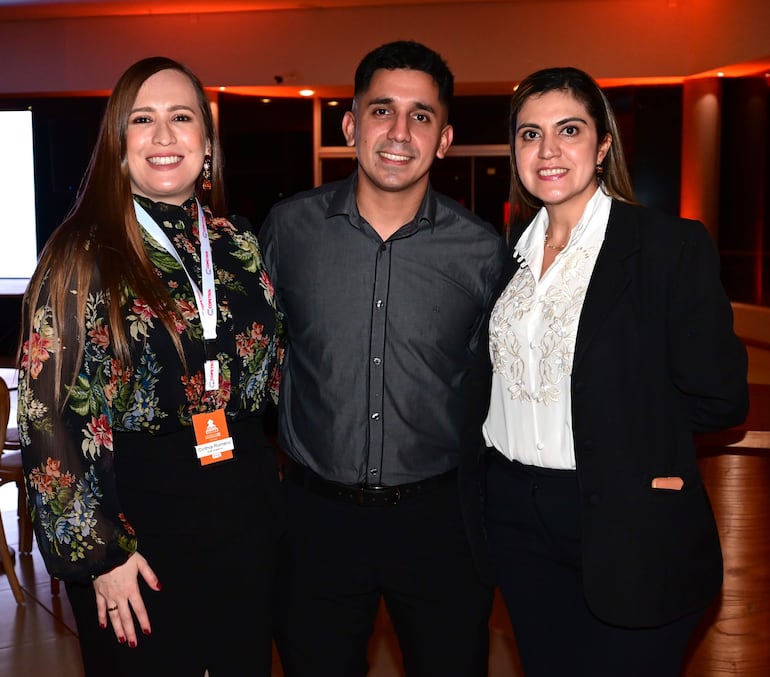 Cinthia Romero, Enrique González y Andrea Roig.