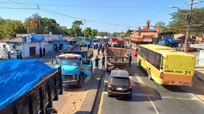 Camioneros levantaron las movilizaciones tras el anuncio del Gobierno de presentar un proyecto de ley para bajar combustible de Petropar en G. 560. Los conductores se manifestaron durante cinco días.