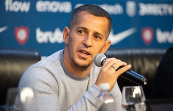 Leandro Atilio Romagnoli (45 años), es el elegido para suceder a Víctor Ceferino Bernay en la dirección técnica de Guaraní.