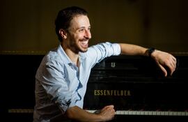 El pianista brasileño Pablo Rossi se presentará esta noche en el Teatro Tom Jobim.