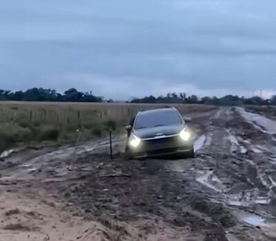 El tramo que une Laureles Yabebyry se encuentra en pésimas condiciones.