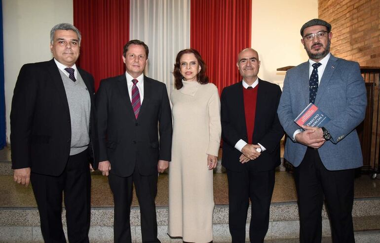 Aldo Rodríguez, Alberto Martinez Simón, Miryam Peña, Carlos González Morel y Rubén Galeano.