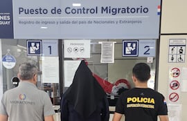 Lauro Do Nascimento Junior (46), psicólogo brasileño expulsado del país.