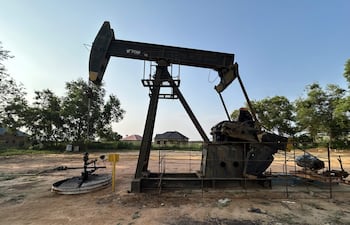 El petróleo continúa su ascenso en consonancia con las preocupaciones por las renovadas hostilidades en Oriente Medio, especialmente los ataques contra buques en el Golfo.