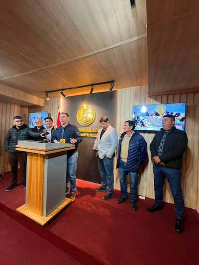 Concejales de Caapucú junto al senador Ever Villalba denunciaron atropellos cometidos por el "clan Penayo".
