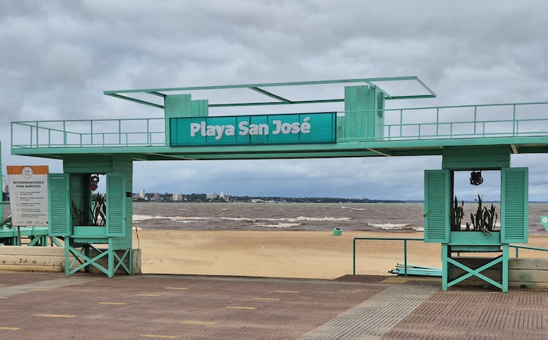 Playa San José de Encarnación.