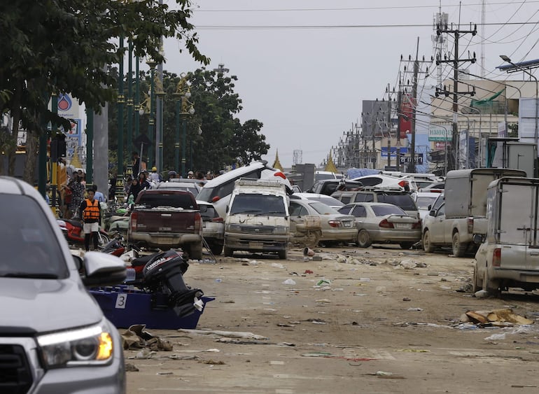 Inundaciones y aludes en Hat Yai, provincia de Songkhla, Tailandia.