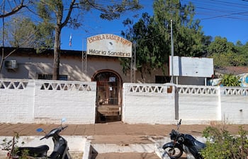 La centenaria escuela Hilaria Sanabria de Villarrica tiene 13 aulas pendientes de refacción.