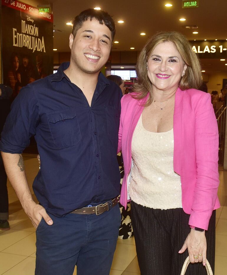 Manni Delvalle y Lourdes García.