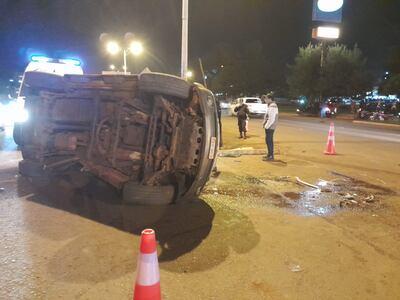 En esta condición quedó uno de los vehículos implicados en el accidente.