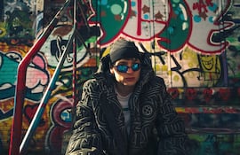 El cantante mexicano Peso Pluma llegará a Asunción recién en febrero próximo.