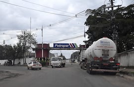 Petropar activó el cobro de la garantía bancaria tras rescindir contrato con la empresa catarí Doha Holding.