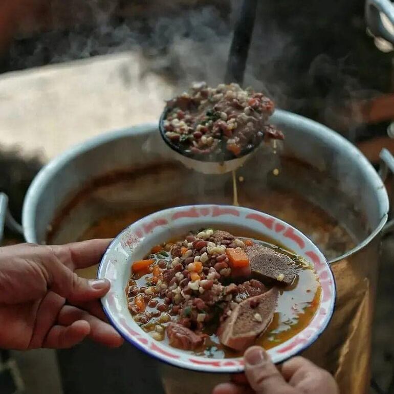 Tanto en Asunción, así como una gran cantidad de ciudades del interior, se preparan con todo para ahuyentar al Karai Octubre y sus posibles males con una amplia gama de variedades de jopara para todos los gustos.