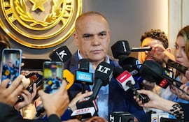 El presidente del Senado, Basilio "Bachi" Núñez, antes de ingresar a la sala de sesiones del Senado.