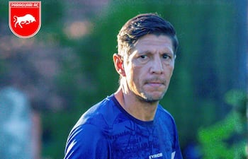 Con esta imagen, publicada en sus redes sociales, Paraguarí AC despidió de la dirección técnica a Enrique "Rambert" Vera.