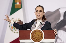 La presidenta de México, Claudia Sheinbaum, habla durante una rueda de prensa este miércoles, en Palacio Nacional de Ciudad de México (México).