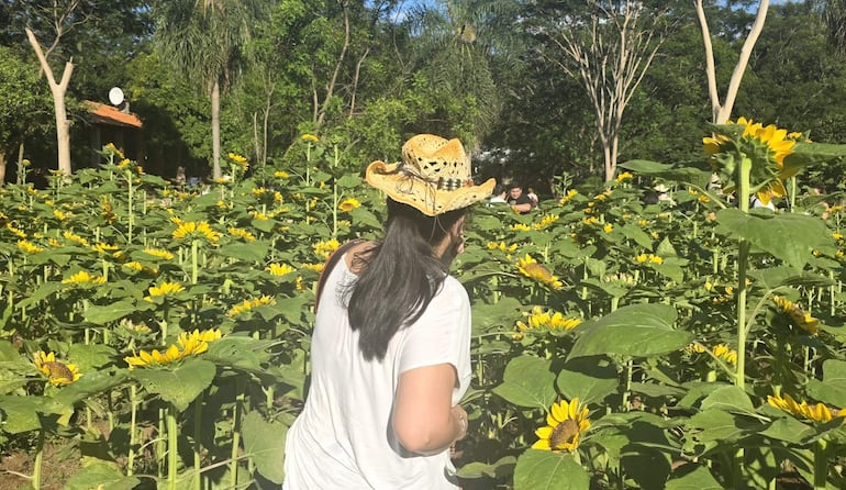 Para el recorrido se recomienda: protector solar, sombrero y también buena hidratación.