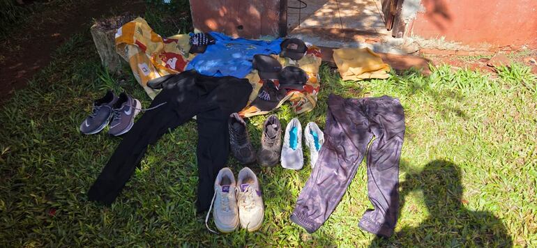 Las evidencias incautadas durante el allanamiento en la pieza alquilada por el detenido.