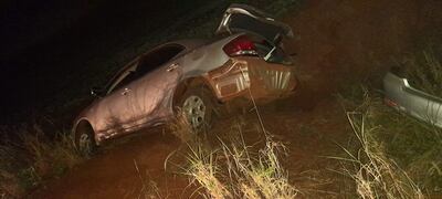 Vehículo recuperado en un cuneta.