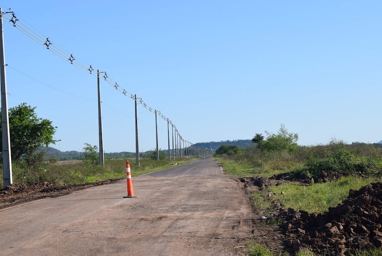 El tramo asfaltado presenta numerosos baches y sectores completamente deteriorados en Paraguarí- Alpasa.