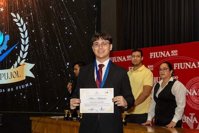 El joven paraguayo Marcos Maldonado, fue admitido para estudiar matemáticas en la prestigiosa Universidad de Cambridge, en Inglaterra.