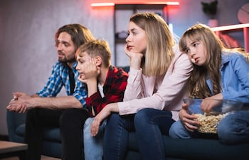 El malestar al convivir con la familia durante periodos extendidos es un fenómeno común y completamente normal.