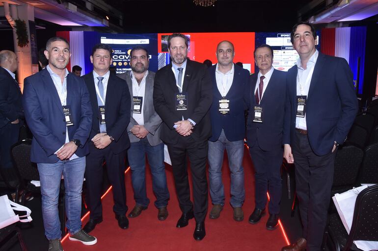 Varios empresarios formaron parte de la V edición del Foro & Exposición CAVIALPA, realizado en el Puerto de Asunción.