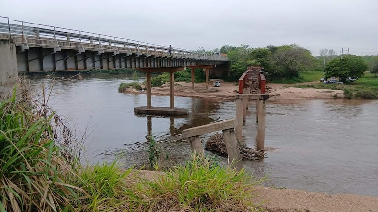 Crispación en Tacuatí por intención de trasladar antiguo puente de hierro sobre el río Ypané