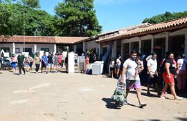 Masiva concurrencia en la primera jornada de la feria de Corazones Abiertos.
