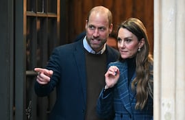 Los príncipes William y Kate Middleton visitaron Escocia. (ANDY BUCHANAN / AFP)