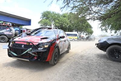 La instalación del GPS a las tripulaciones que correrán el Rally del Chaco 2025.