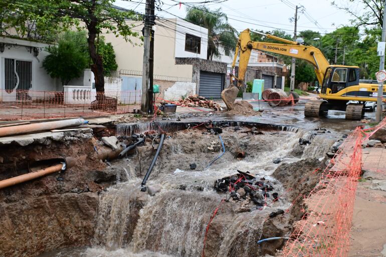Zona de obras del desagüe pluvial de la cuenca Santo Domingo, que debía ejecutarse con bonos y registra un lento avance.