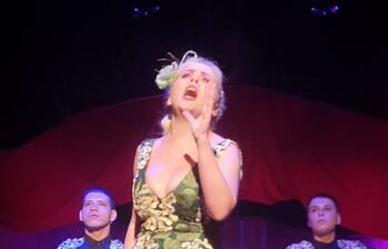 Rossana Bellassai despliega todo su rango actoral entre el drama y la comedia.