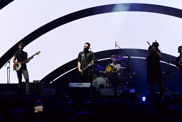La banda uruguaya No Te Va Gustar brilló con su show en Asunciónico 2026.
