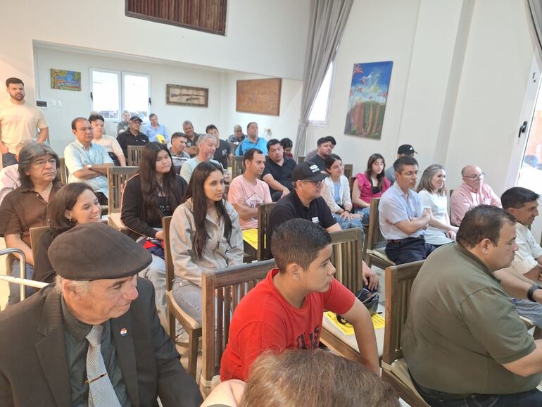 Asistentes a la jornada del sábado 15 de noviembre del Seminario, en el Zielo Hotel Asunción.