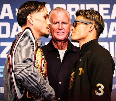 La pelea entre Brandon Figueroa (izquierda) y Tomoki Kameda quedó cancelada debido a que el estadounidense no dio el peso reglamentario en la báscula.