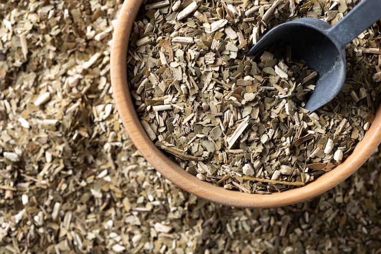 Sobra yerba mate, faltan mercados, se apunta a Medio Oriente