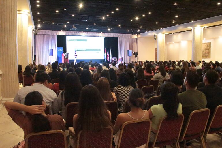 Anualmente, UniNorte realiza simposios internacionales, para la formación de sus alumnos.