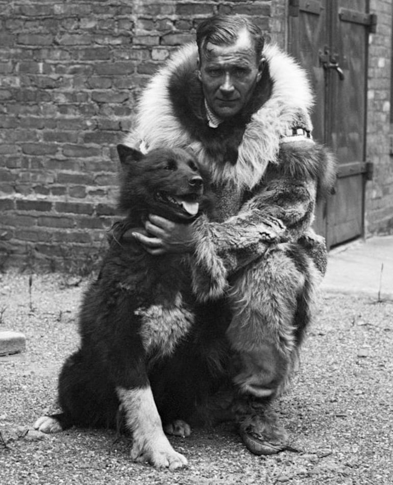 Gunnar Kaasen con Balto.