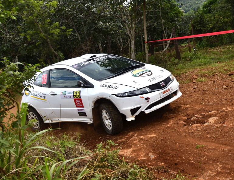 Ricardo Fretes y Alejandro Álvarez fueron los vencedores en la general F2 y la Clase RC4A.