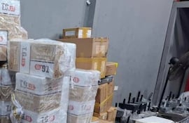 La denuncia refiere que los delincuentes sustrajeron cajas vacías de medicamentos para adelgazar.