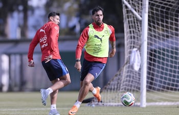 Juan José Cáceres (25 años) y Gabriel Ávalos Stumpfs (35) estarían desde el arranque el martes.