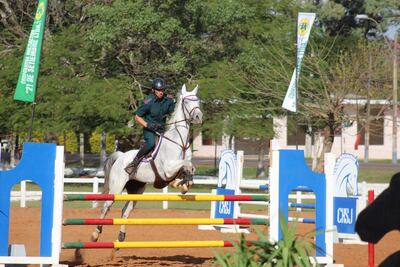 El Tte. Cnel. Cab. Lorenzo Villar conquistó la principal prueba en el “Confraternidad” del RC2.