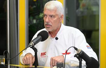 Arnoldo Wiens, precandidato a presidente de la República por el Partido Colorado, procesado en el caso metrobús.